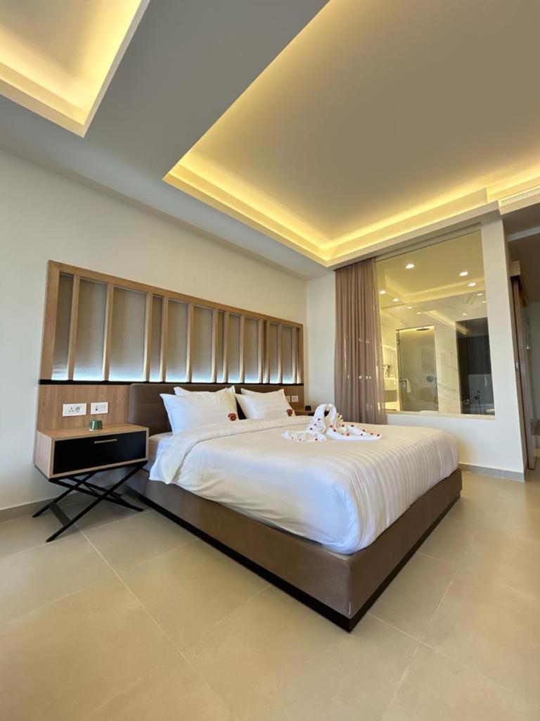 Hotel Saint Georges Beirut Al Marfa' Exterior foto